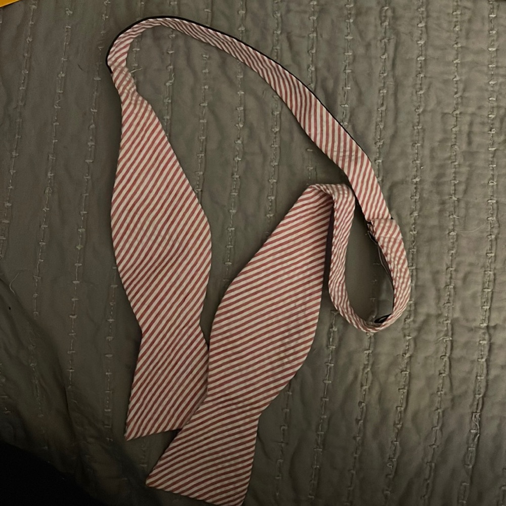The Tie Bar Bow Tie